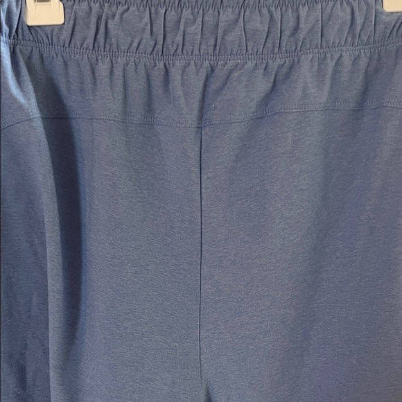 Old Navy Women's Athletic Shorts in Sky Blue - Picture 4 of 4